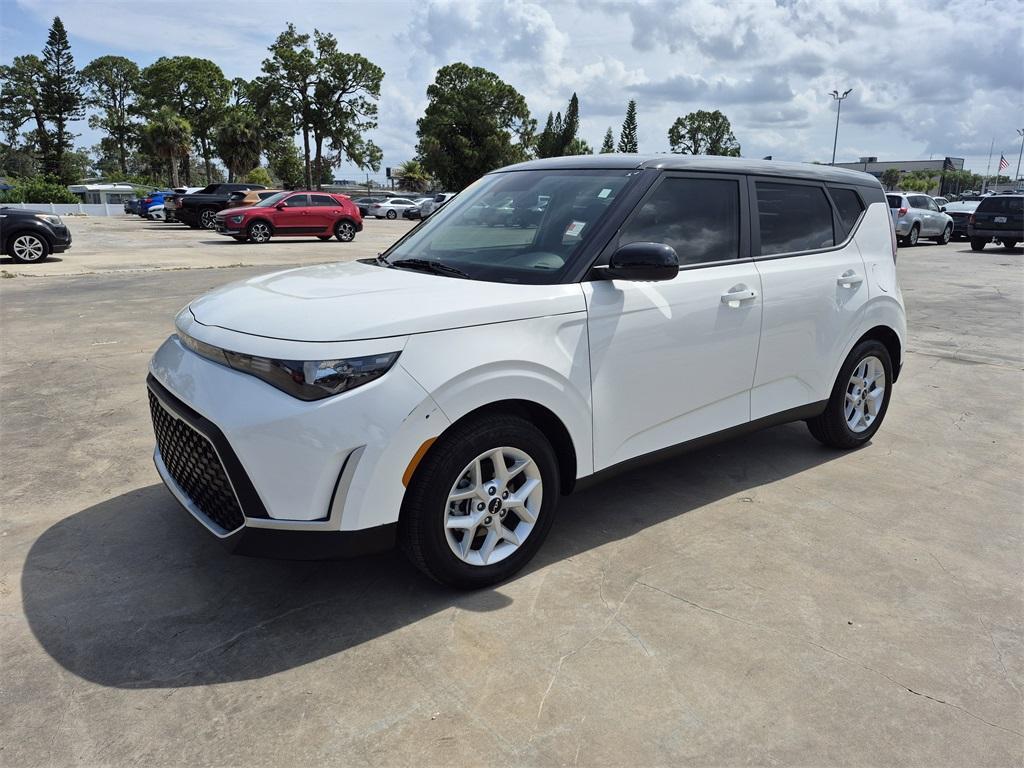 used 2025 Kia Soul car, priced at $21,192