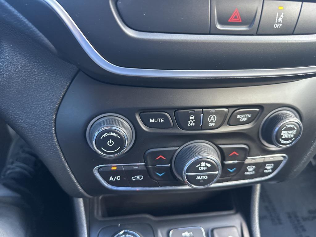 used 2022 Jeep Cherokee car, priced at $20,497