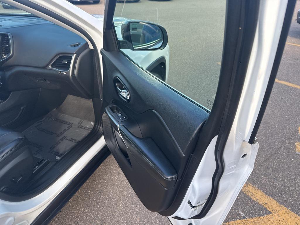 used 2022 Jeep Cherokee car, priced at $20,497