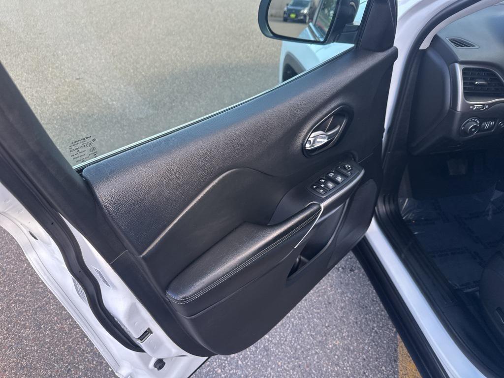 used 2022 Jeep Cherokee car, priced at $20,497