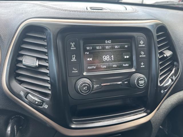 used 2015 Jeep Cherokee car, priced at $10,999