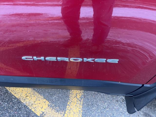 used 2015 Jeep Cherokee car, priced at $10,999