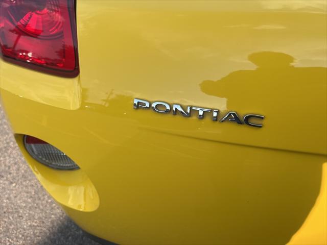 used 2007 Pontiac Solstice car, priced at $12,999