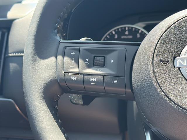 new 2025 Nissan Pathfinder car, priced at $44,156