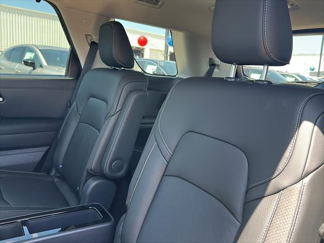 new 2025 Nissan Pathfinder car, priced at $44,156