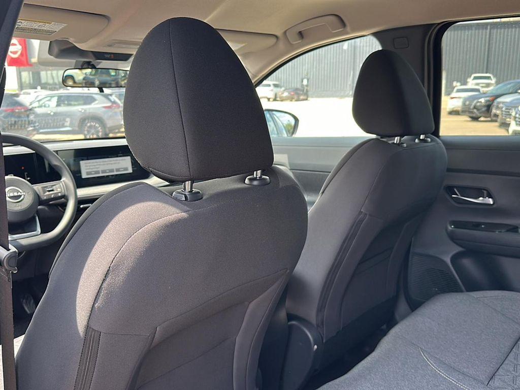 new 2025 Nissan Kicks car, priced at $24,512