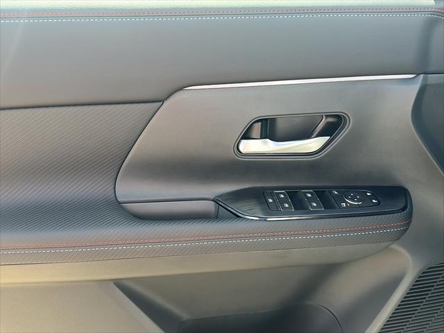new 2025 Nissan Kicks car, priced at $27,876