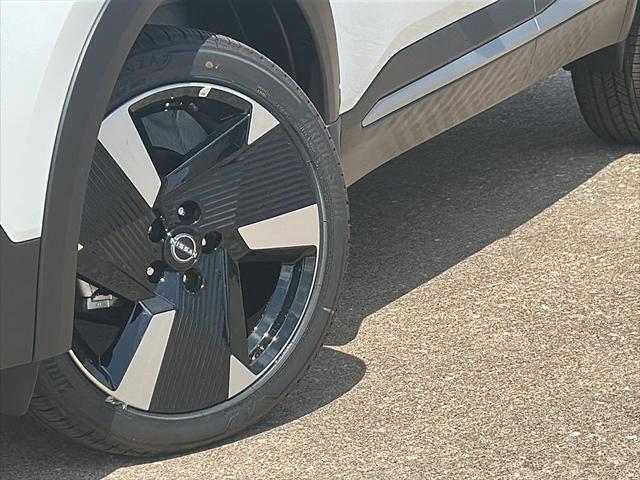 new 2025 Nissan Kicks car, priced at $27,876