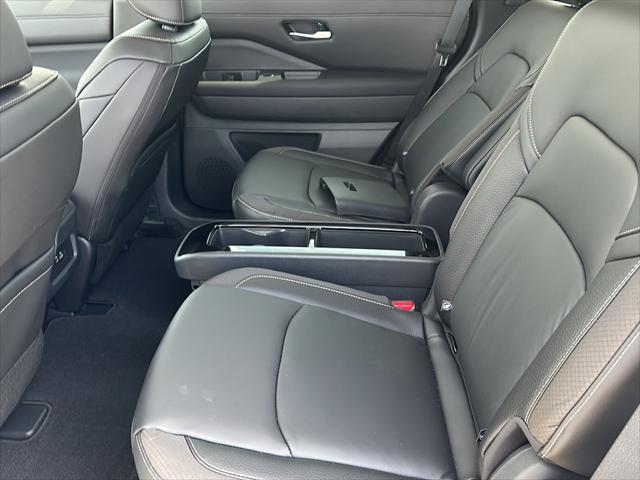 new 2025 Nissan Pathfinder car, priced at $44,677