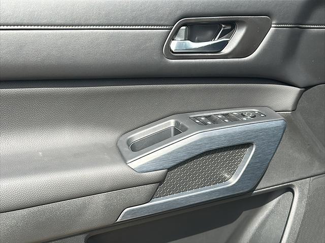 new 2025 Nissan Pathfinder car, priced at $44,677
