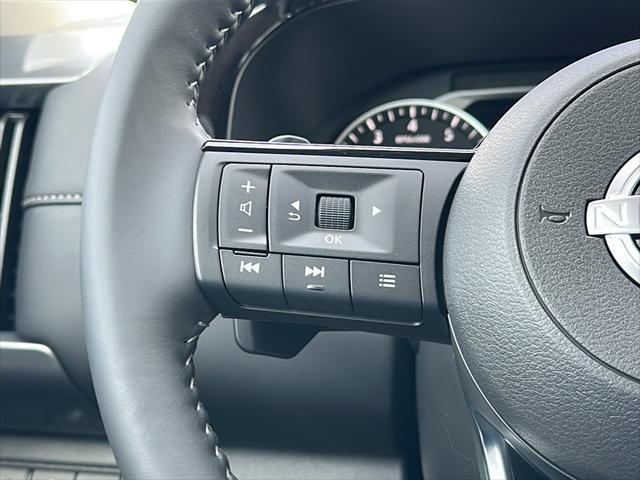 new 2025 Nissan Pathfinder car, priced at $40,994