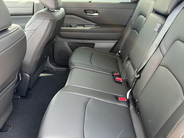 new 2025 Nissan Pathfinder car, priced at $41,594