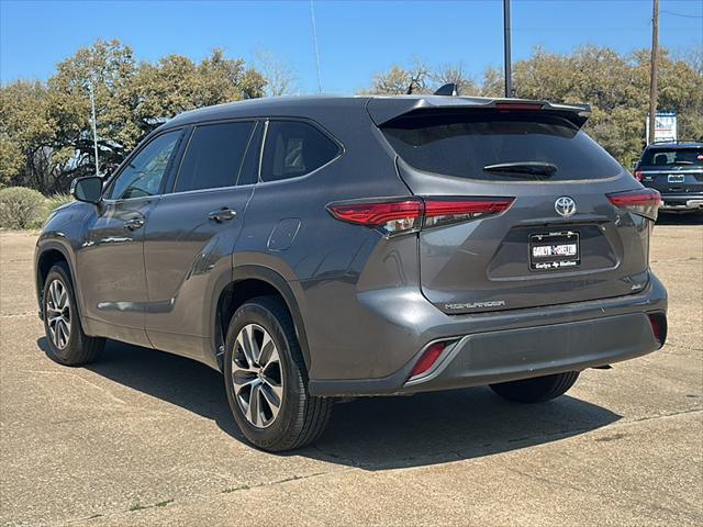 used 2022 Toyota Highlander car, priced at $32,795