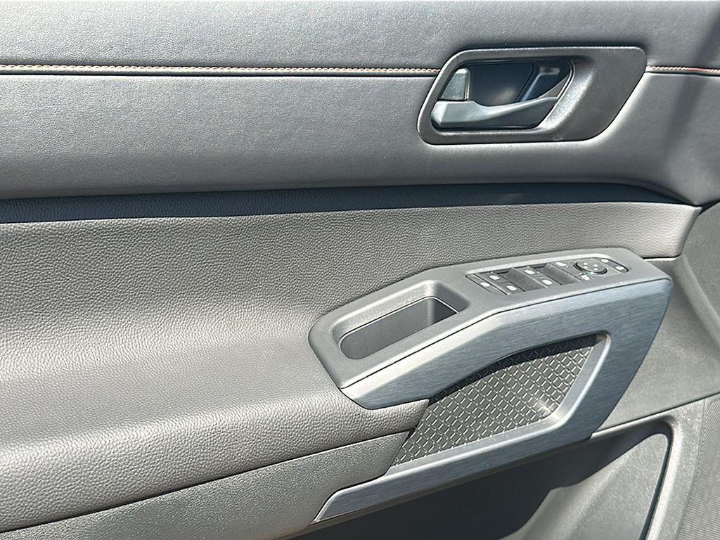 new 2025 Nissan Pathfinder car, priced at $38,618
