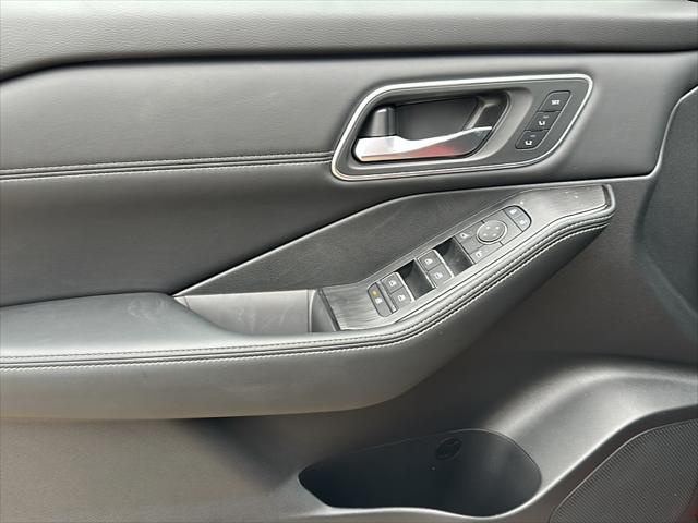 new 2025 Nissan Rogue car, priced at $41,248