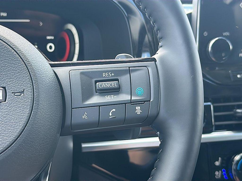 new 2025 Nissan Pathfinder car, priced at $48,171