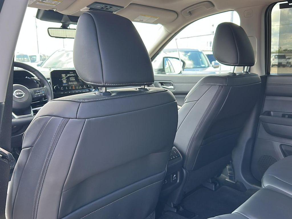 new 2025 Nissan Pathfinder car, priced at $48,171