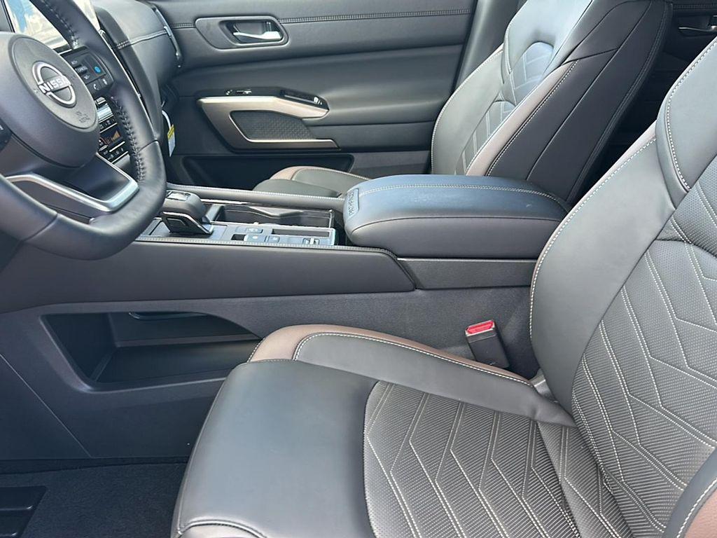new 2025 Nissan Pathfinder car, priced at $48,171