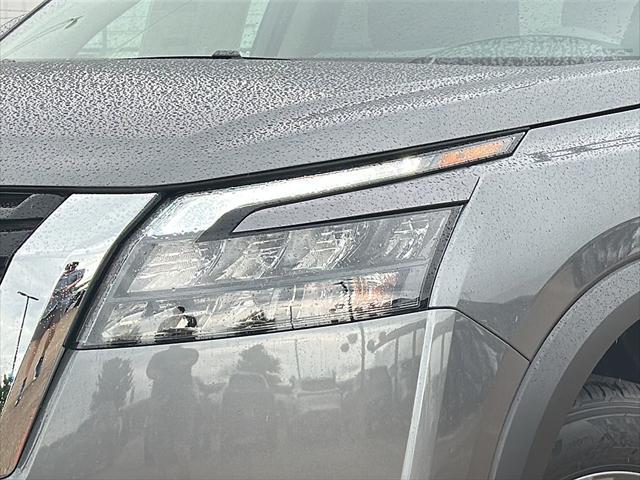 new 2025 Nissan Pathfinder car, priced at $40,706