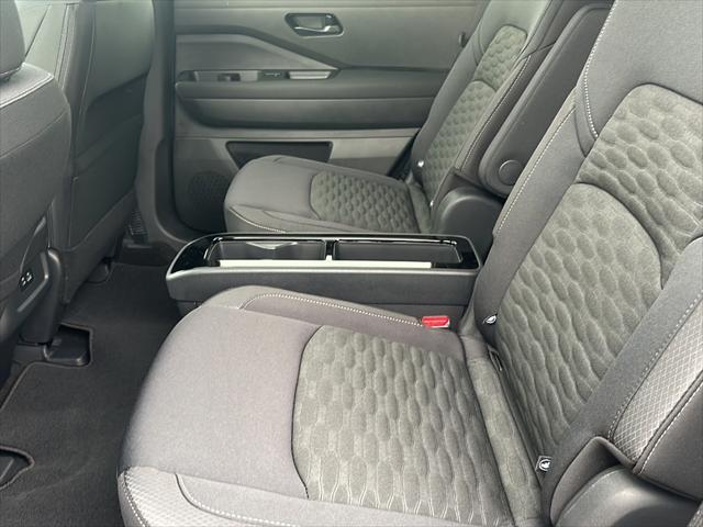 new 2025 Nissan Pathfinder car, priced at $40,706