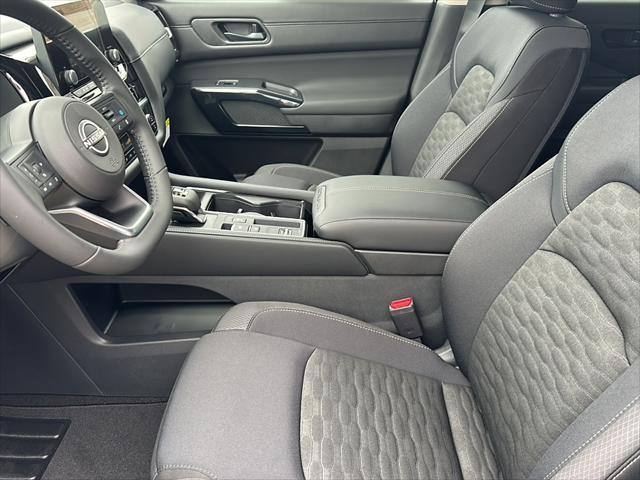 new 2025 Nissan Pathfinder car, priced at $41,108