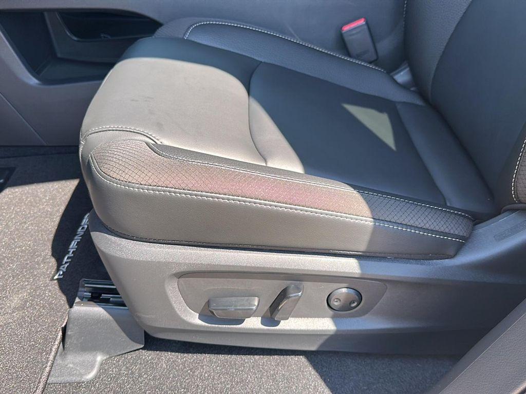 new 2025 Nissan Pathfinder car, priced at $36,755