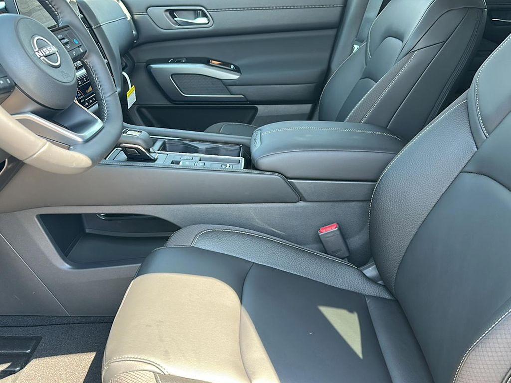 new 2025 Nissan Pathfinder car, priced at $36,755
