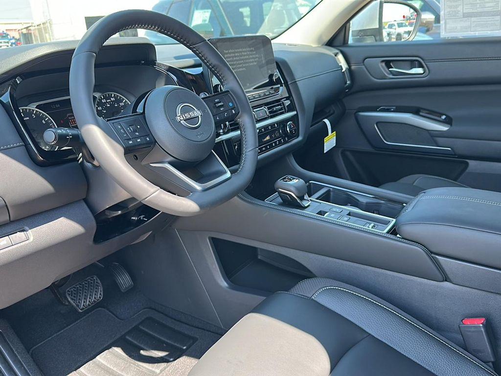 new 2025 Nissan Pathfinder car, priced at $36,755