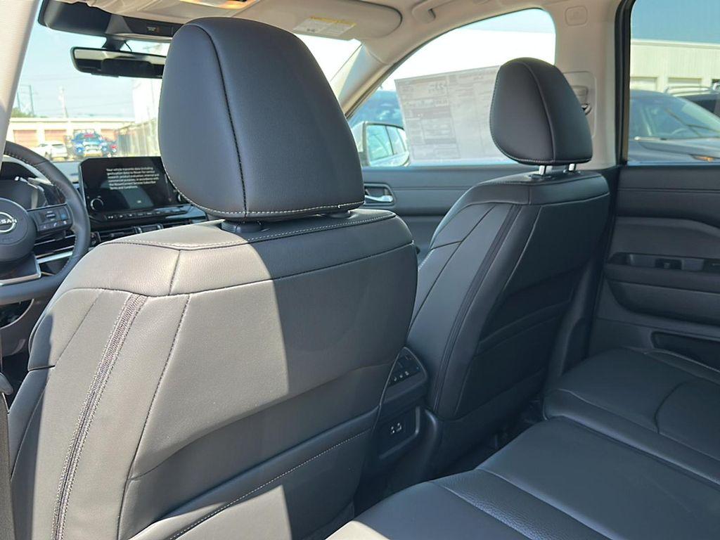 new 2025 Nissan Pathfinder car, priced at $36,755