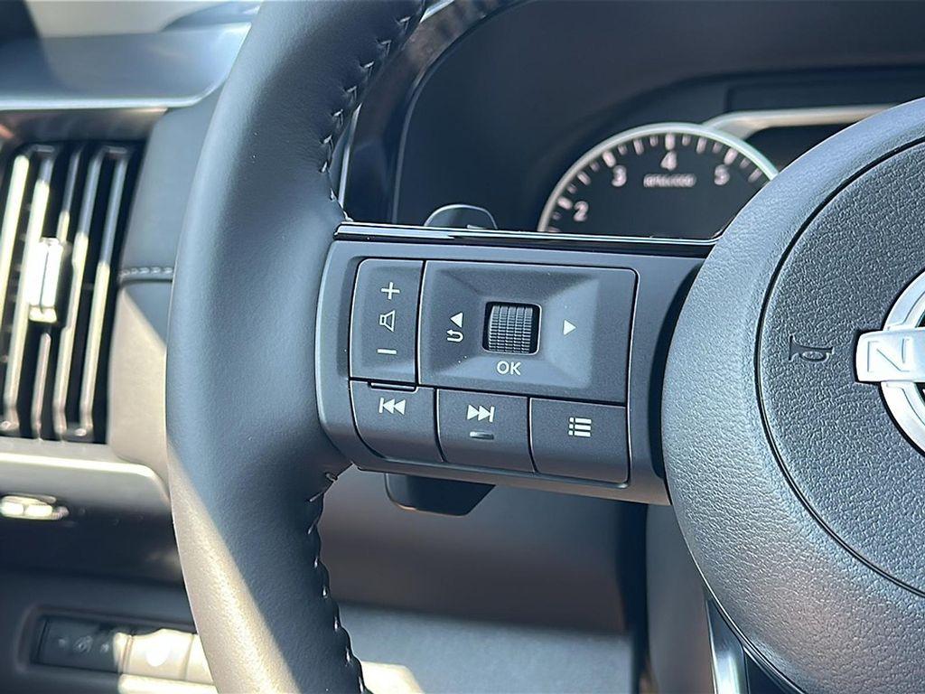 new 2025 Nissan Pathfinder car, priced at $36,755