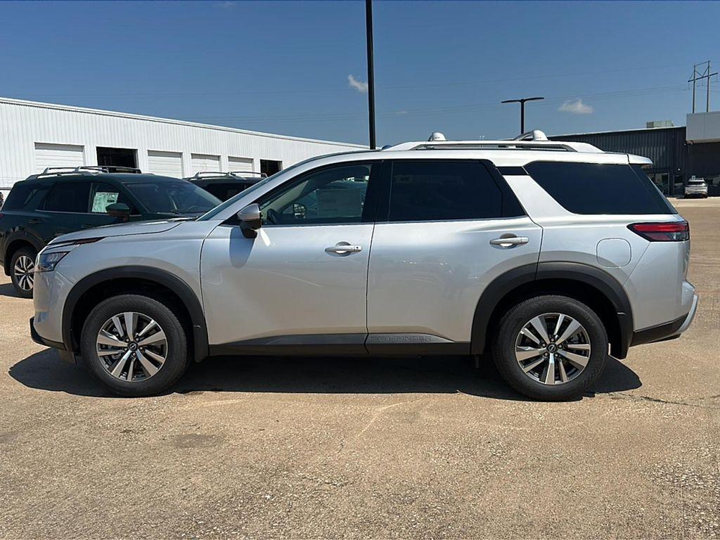 new 2025 Nissan Pathfinder car, priced at $36,755