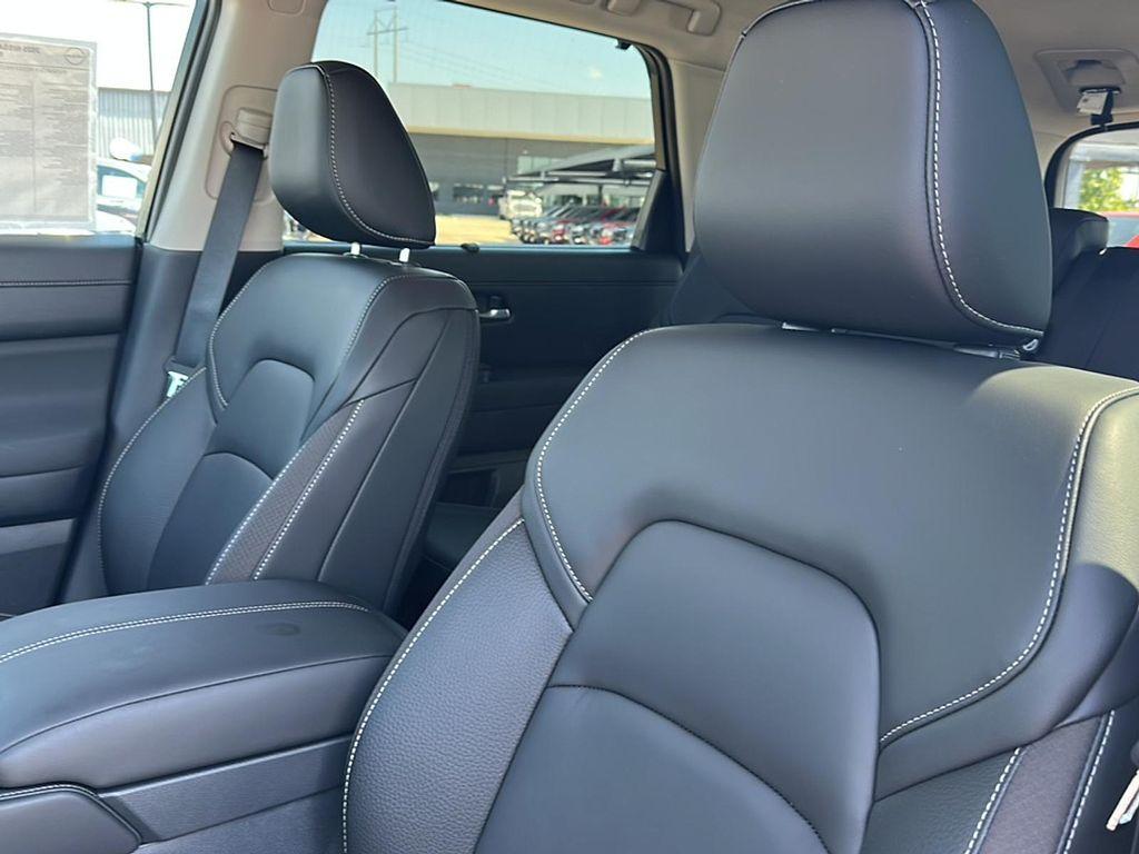 new 2025 Nissan Pathfinder car, priced at $36,755