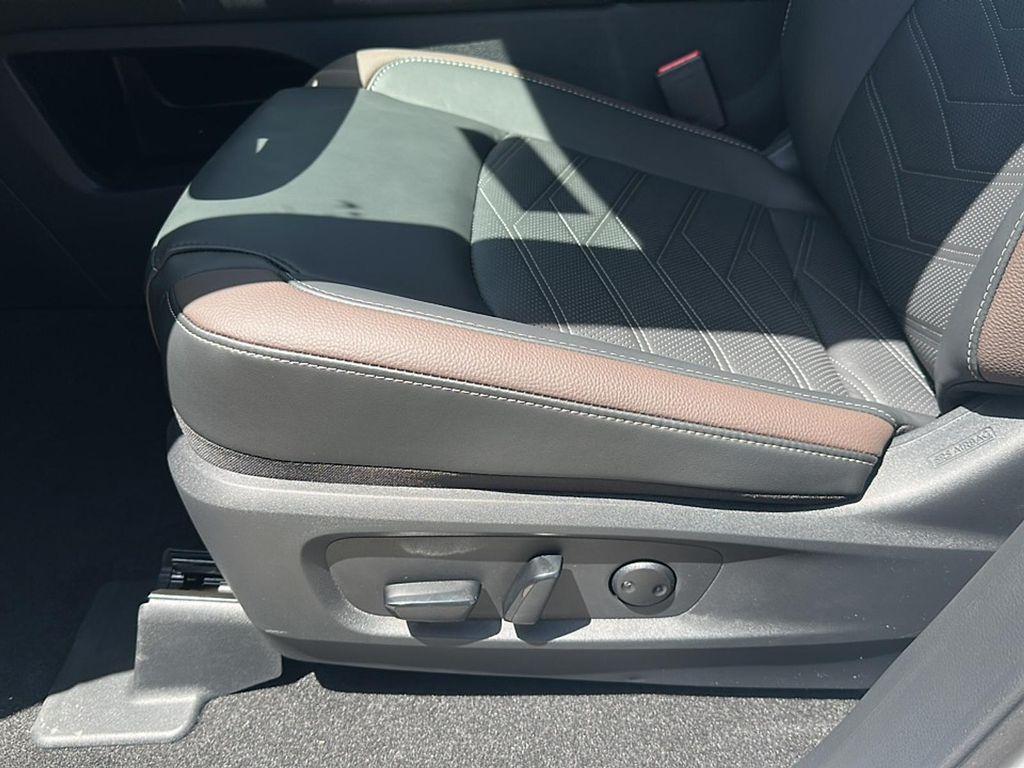 new 2025 Nissan Pathfinder car, priced at $54,525