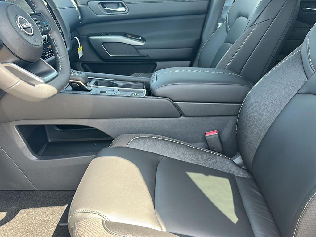 new 2025 Nissan Pathfinder car, priced at $44,587