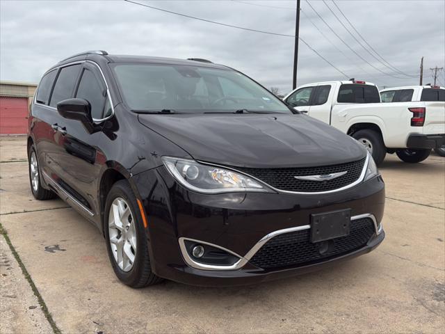 used 2017 Chrysler Pacifica car, priced at $15,995