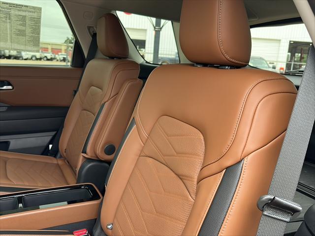 new 2025 Nissan Pathfinder car, priced at $50,624