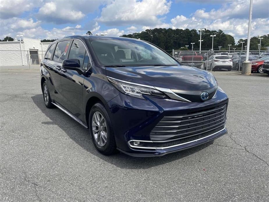 used 2022 Toyota Sienna car, priced at $38,899