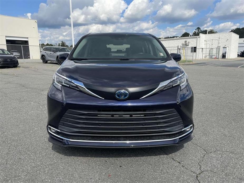 used 2022 Toyota Sienna car, priced at $38,899