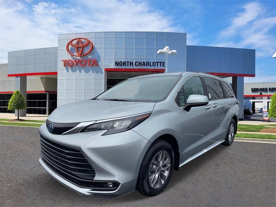 new 2025 Toyota Sienna car, priced at $49,247