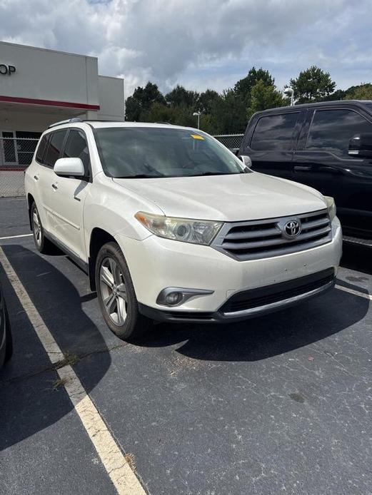 used 2013 Toyota Highlander car, priced at $10,995