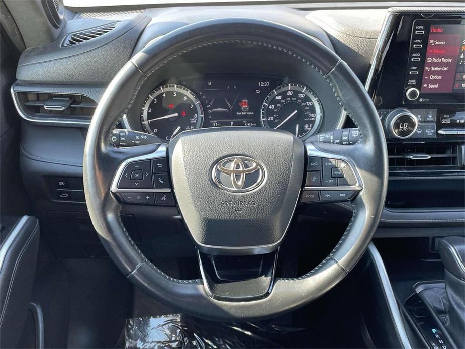 used 2021 Toyota Highlander car, priced at $34,750