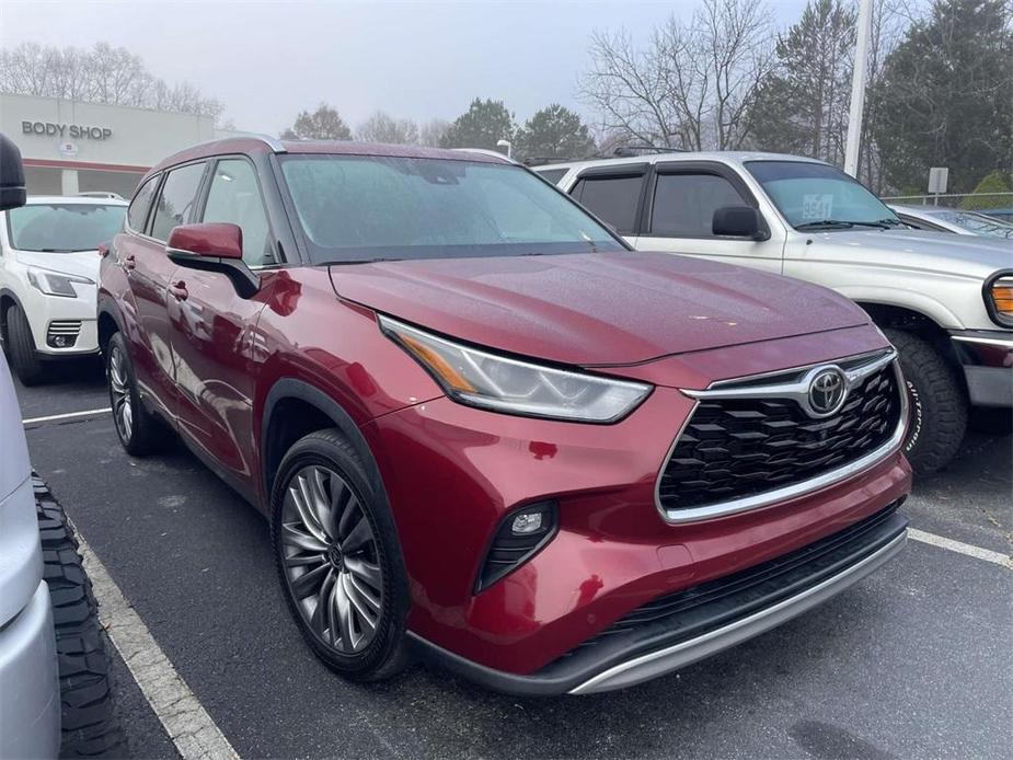 used 2021 Toyota Highlander car, priced at $37,500