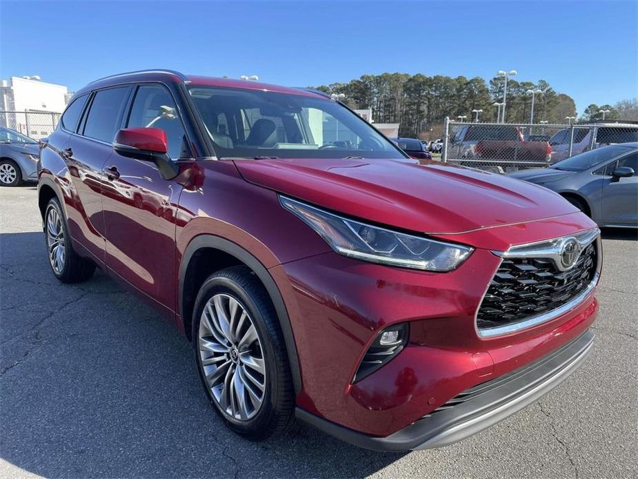 used 2021 Toyota Highlander car, priced at $37,500