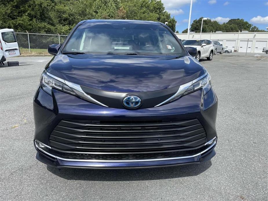 used 2022 Toyota Sienna car, priced at $27,995