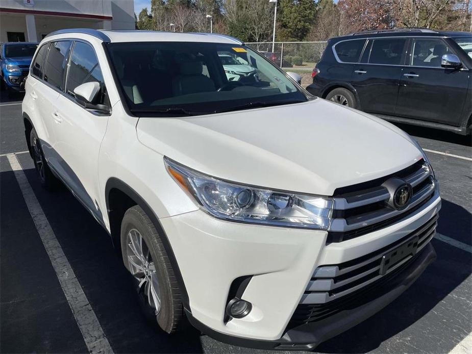 used 2018 Toyota Highlander car, priced at $25,999