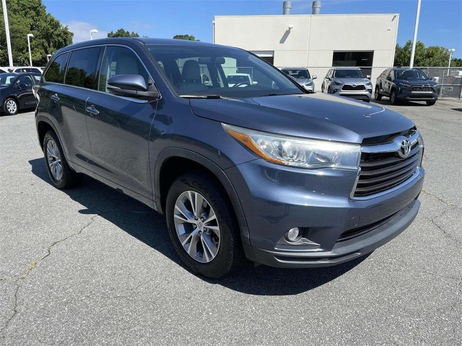 used 2015 Toyota Highlander car, priced at $18,995