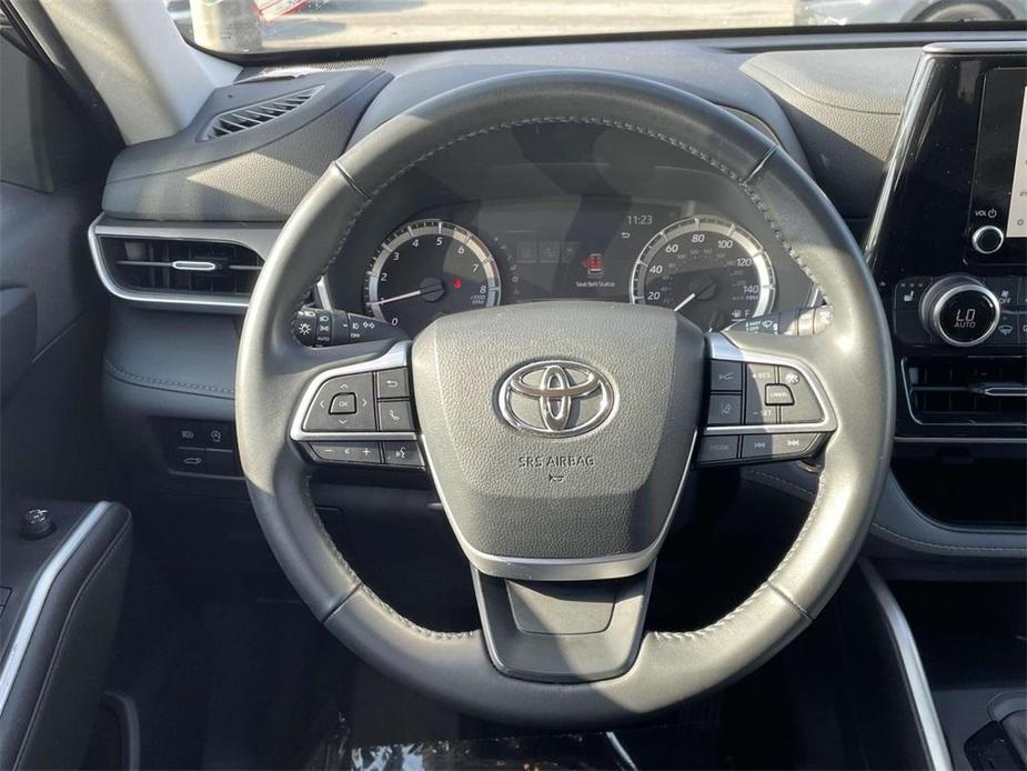 used 2023 Toyota Highlander car, priced at $38,750