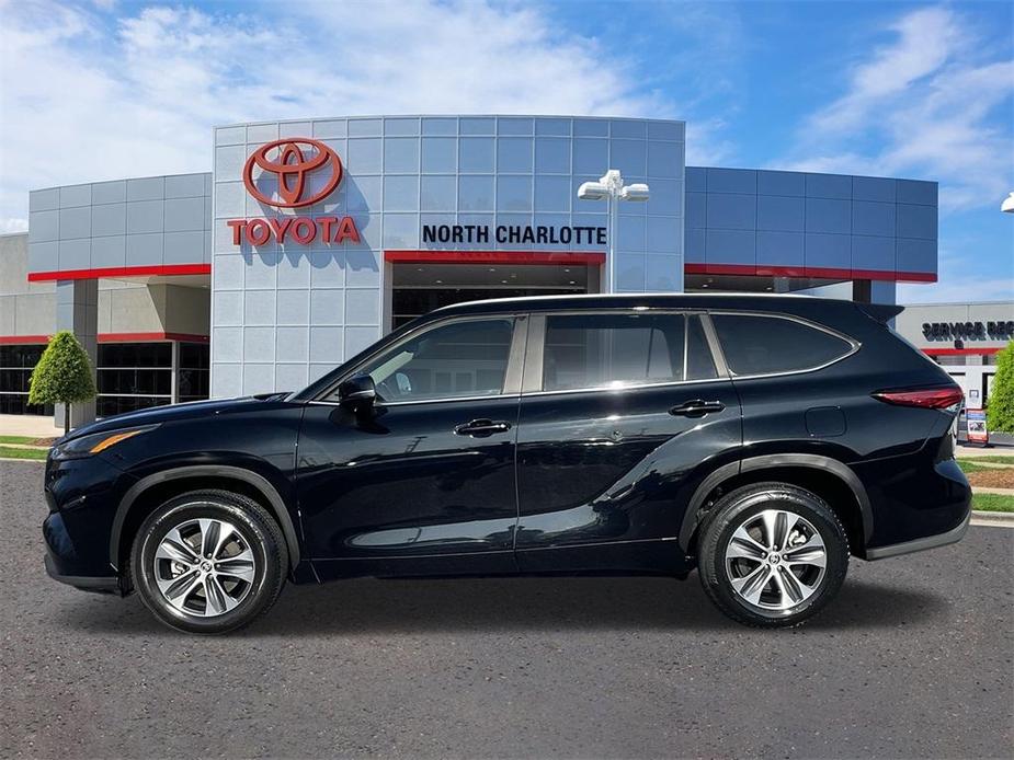 used 2023 Toyota Highlander car, priced at $38,750