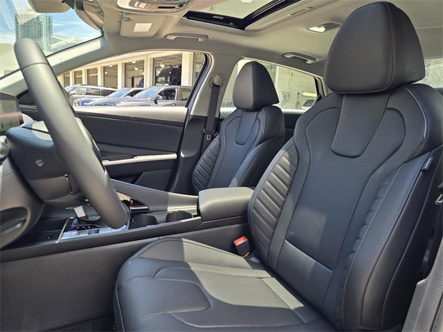 new 2025 Hyundai Elantra car, priced at $30,880
