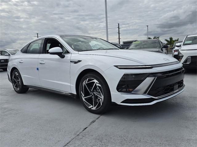 new 2025 Hyundai Sonata car, priced at $32,080